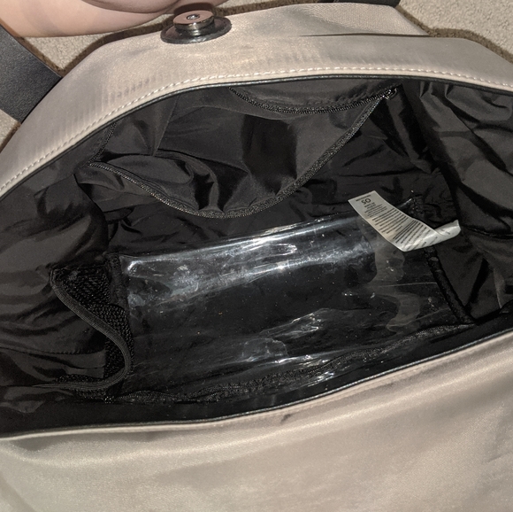 Fabletics Weekend/Duffle Bag - Picture 4 of 6